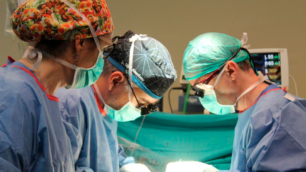 Un cirujano cardiaco del Hospital de Toledo, Cum Laude en su tesis sobre los beneficios de una cirugía compleja en la disección aórtica 