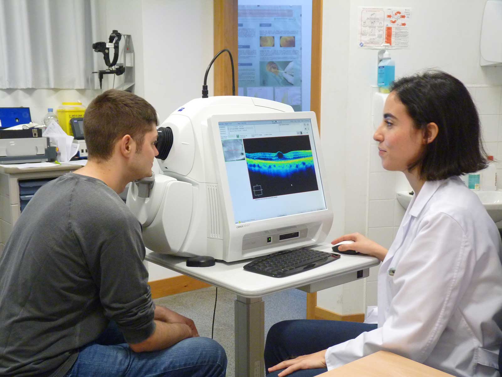 El servicio de Oftalmologí­a de Ciudad Real crea una consulta de alta resolución para tratamiento de edema macular diabético